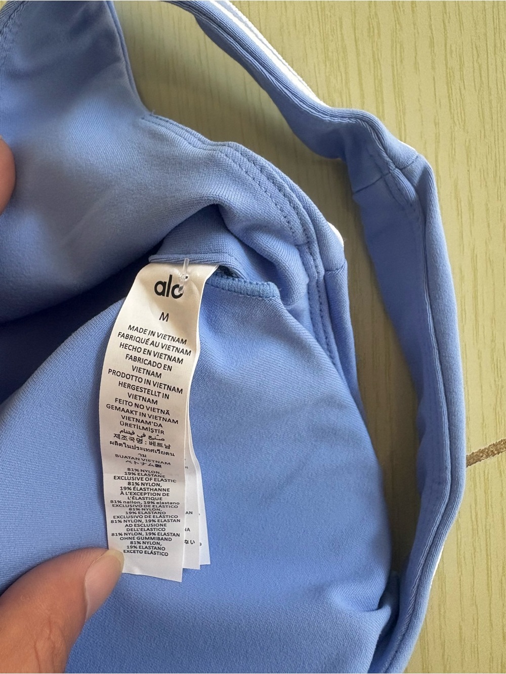 ALO Yoga Blue Sports Bra and Leggings Set with White Piping - Picture 4 of 4